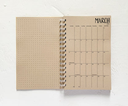 2025 spiral timed weekly kraft planner