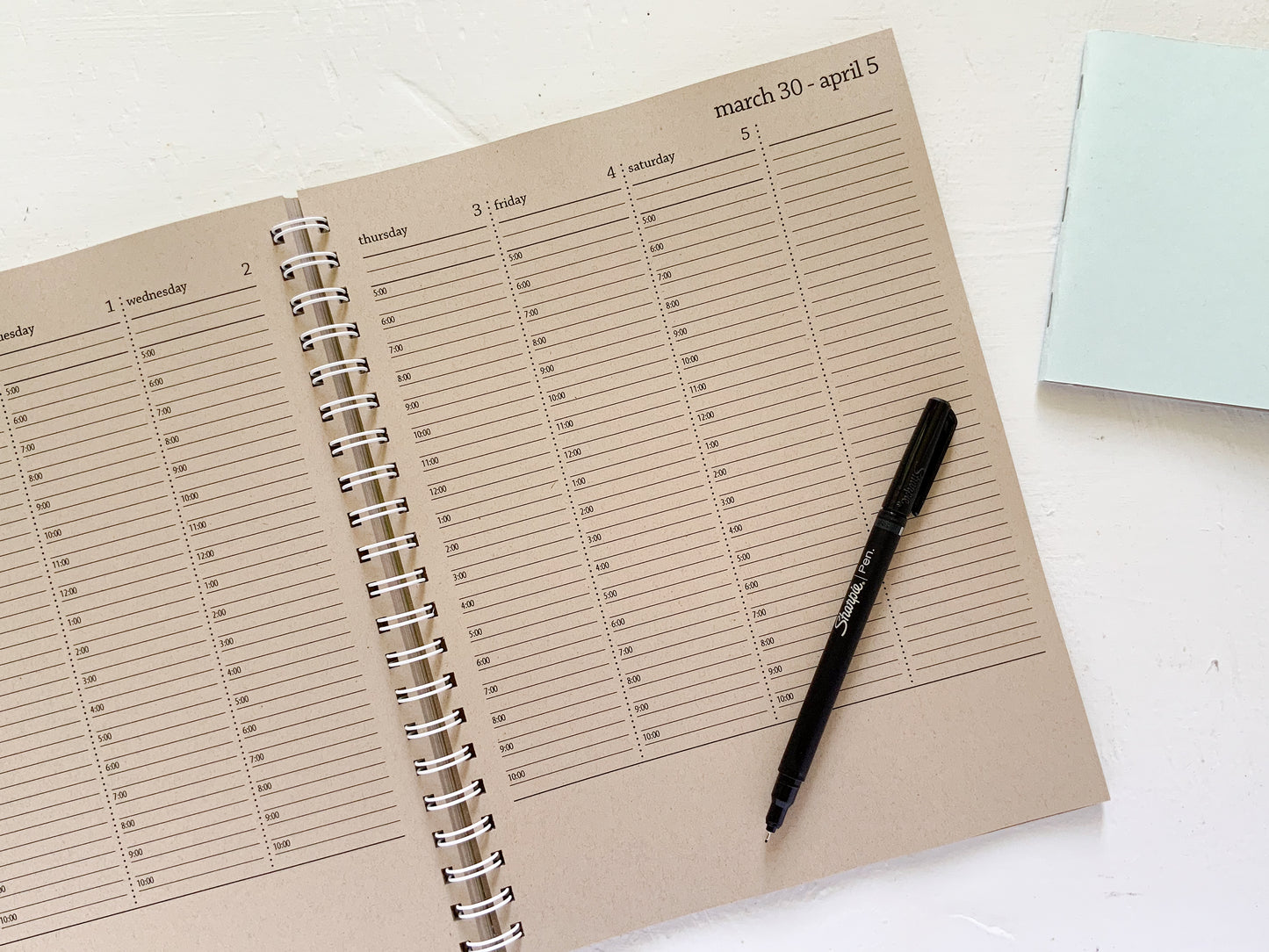 2025 large timed weekly kraft planner