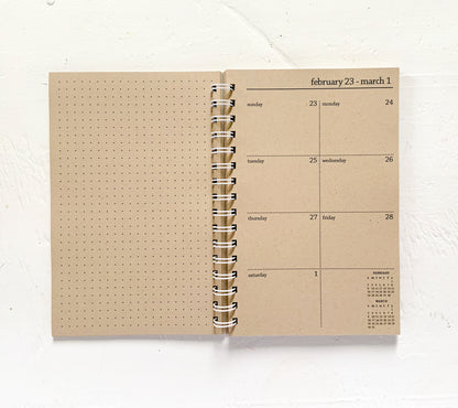 2025 spiral weekly kraft planner